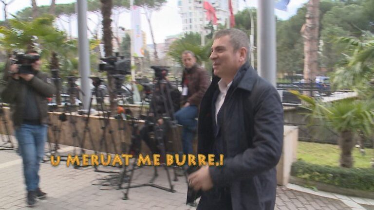 Rubrika gazmore/ Damiani i lodhur nga gazetarët: Jeni shumë të vështirë