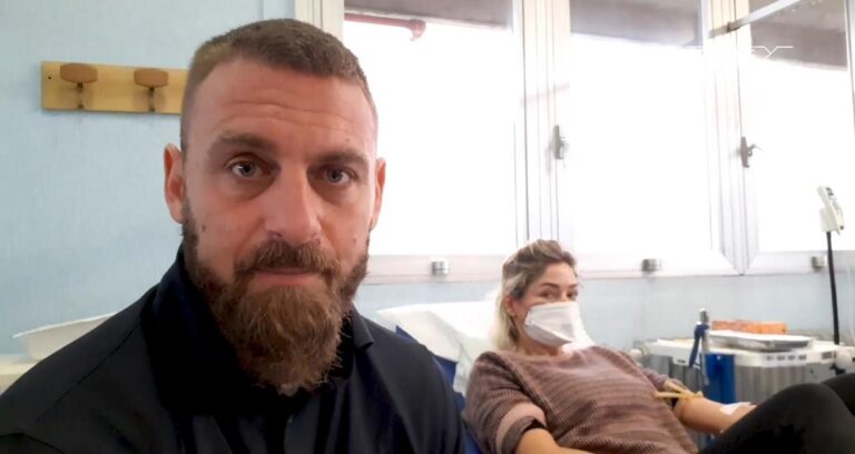 De Rossi dhe gruaja, gjest human. I gjenden pranë Italisë