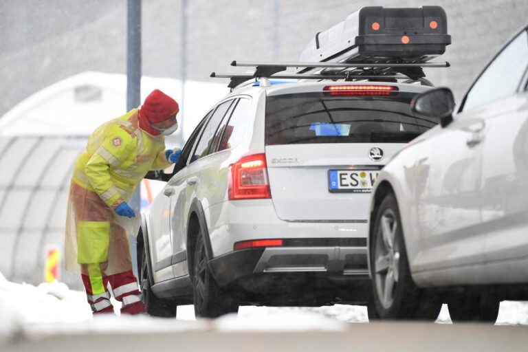 Republika Çeke mbyll kufijtë, Austria mbyll aktivitetet tregtare