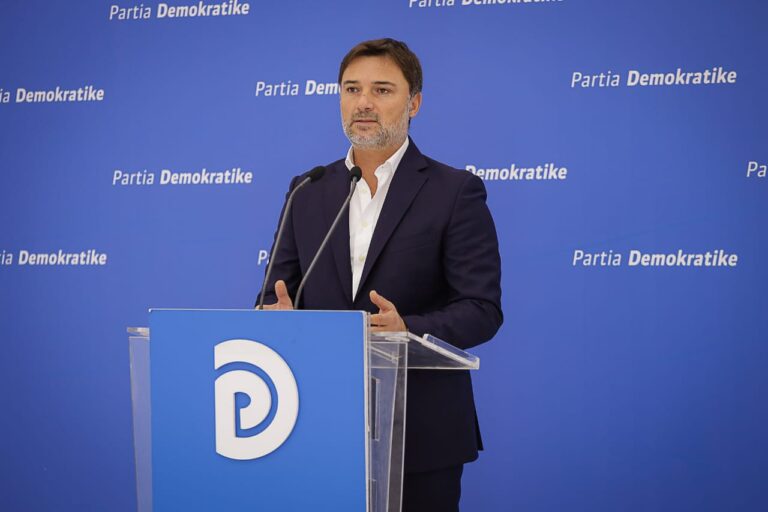 PD: Alo Edi! Shqiptarët pa bukë, ti sapo dhe një tender 1,5 mln euro me Xhaçkën