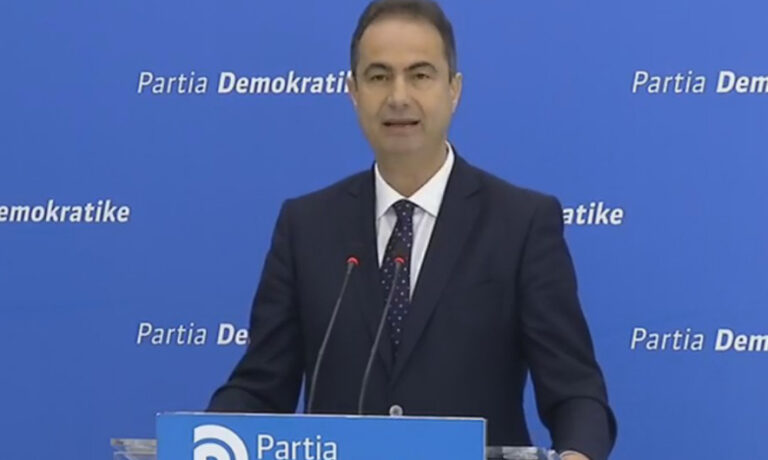 PD: Rama të lërë plazhin, të bëhet urgjent publike strategjia se ç’do të ndodhë me shkollat!