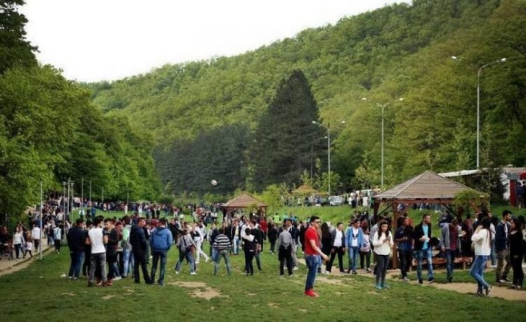 Kosova mbyll sot të gjitha parqet
