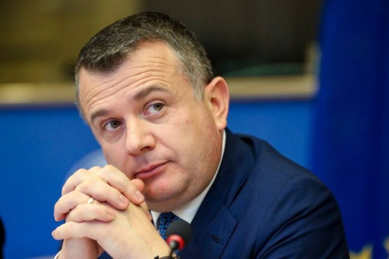 “Do vazhdojmë …”, Taulant Balla jep mesazhin e fortë për shqiptarët: Vetëm durim!