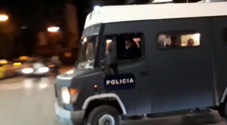 ”Blindohet” ish-Blloku, Policia nis patrullimet (VIDEO)