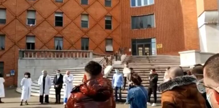 Mjekët shqiptarë nisin punën në spitalin e Brescias, Manastirliu: Forca, jemi me ju