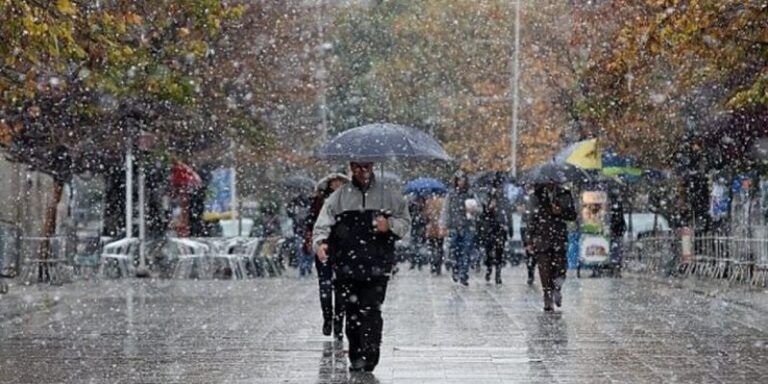 Temperatura të ulëta dhe reshje, mësoni si parashikohet të jetë moti sot