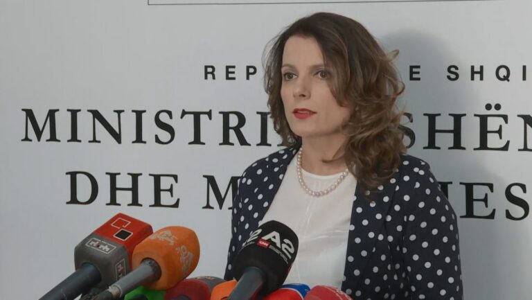 “Covid doli nga parashikimet”, Tomini: Kur do përcaktohet fundi i pandemsië