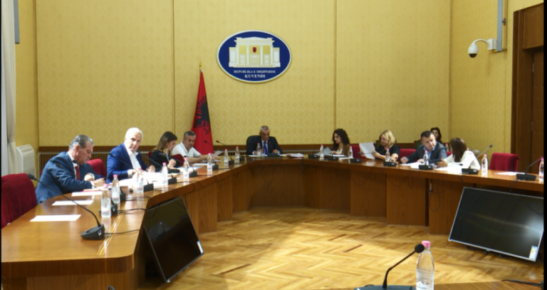 Konferenca e Kryetarëve mblidhet sot online