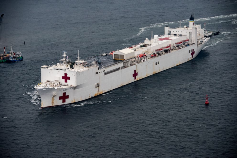 Anija spitalore e Marinës ameriane niset drejt Los Anxhelos për të ndihmuar të infektuarit me koronavirus