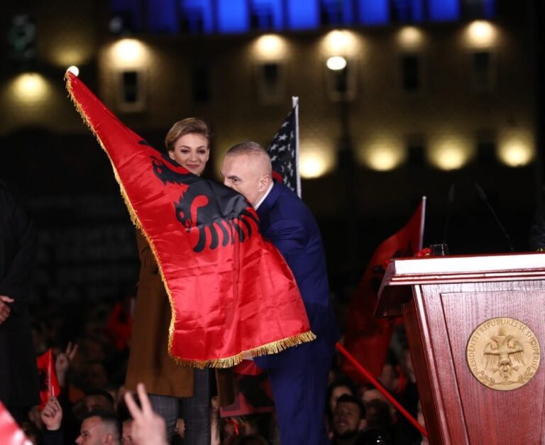 Gazetari Fejzo Subashi: Një gjë është e sigurt, Z. Meta nuk e shet kurrë Vendin dhe Kombin….