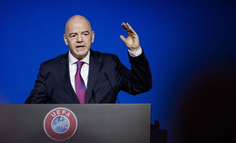 Presidenti i FIFA-s me propozim të ri: Më pak ekipe, por më shumë luftë