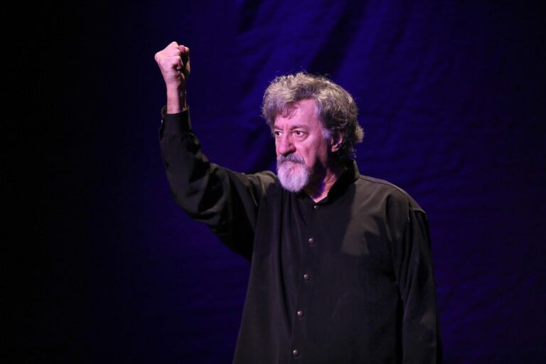 Artisti i rumun Ion Caramitru: “Nuk jetojmë periudhë të një interpretimi të madh dramaturgjik”