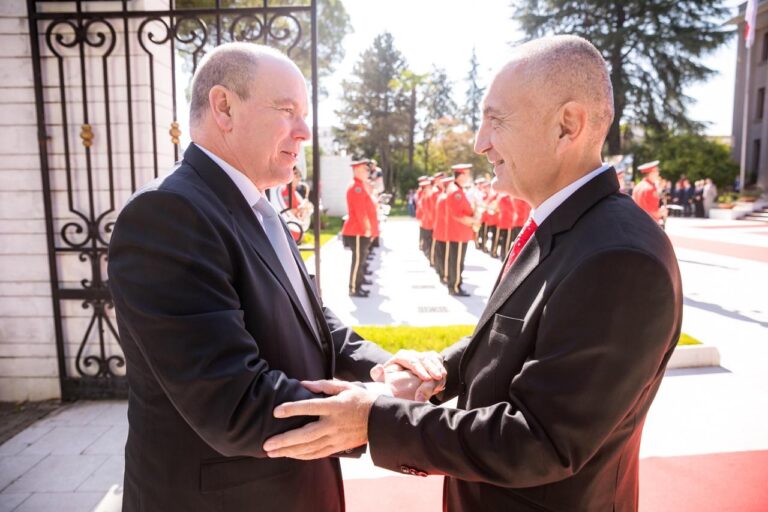 Presidenti Meta: I uroj shërim të shpejtë dhe të plotë princit të Monakos