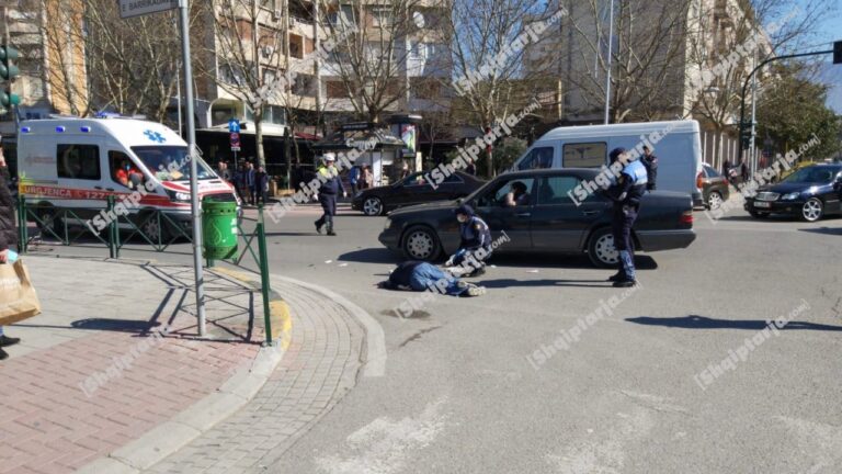 Aksident i rëndë në Tiranë, shoferja përplas burrin me biçikletë