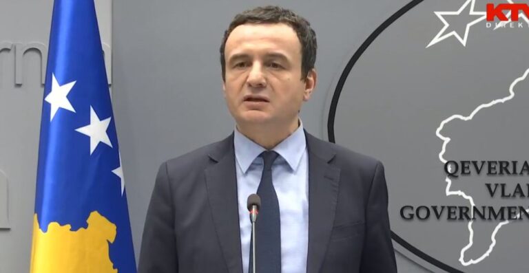 Kurti: Jemi të fokusuar në luftimin e pandemisë, nuk shpërqëndrohemi te ping pongu politik