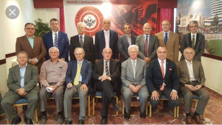 Vendimi për negociatat, Këshilli i Ambasadorëve Shqiptarë: Politika të bashkëpunojë për plotësimin e kushteve