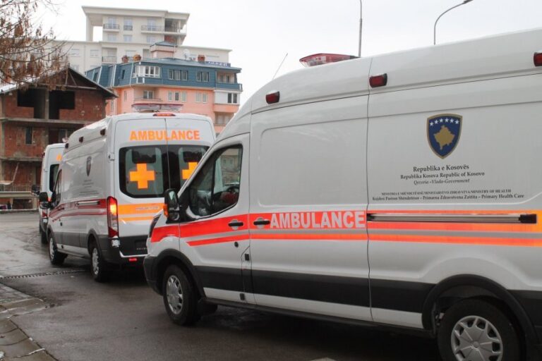 Kosovë, 11 mjekë të Urgjencës mbyllen në karantinë: Shkuam për grip, por …