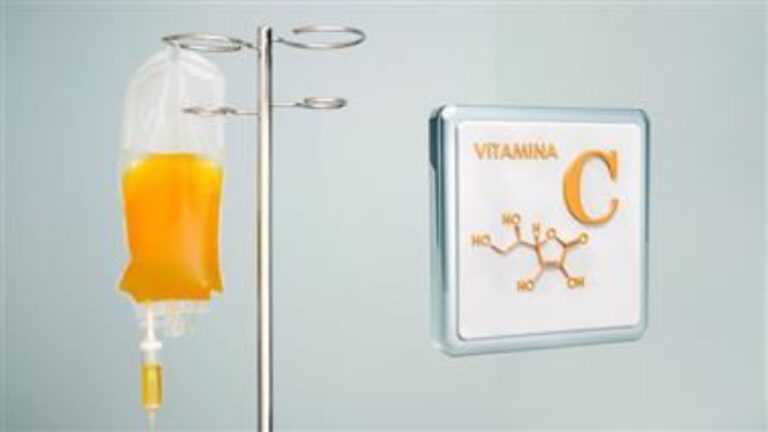 Vitamina C e mposht koronavirusin? Mjekët kinezë, garë për testimin e efekteve