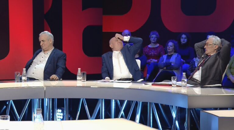 Doci-Meçes: Duhet të ndërrosh ilaçet…