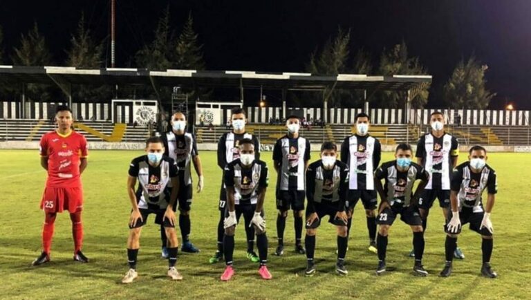 Në Nikaragua luhet ende normalisht futboll, por me maska dhe doreza