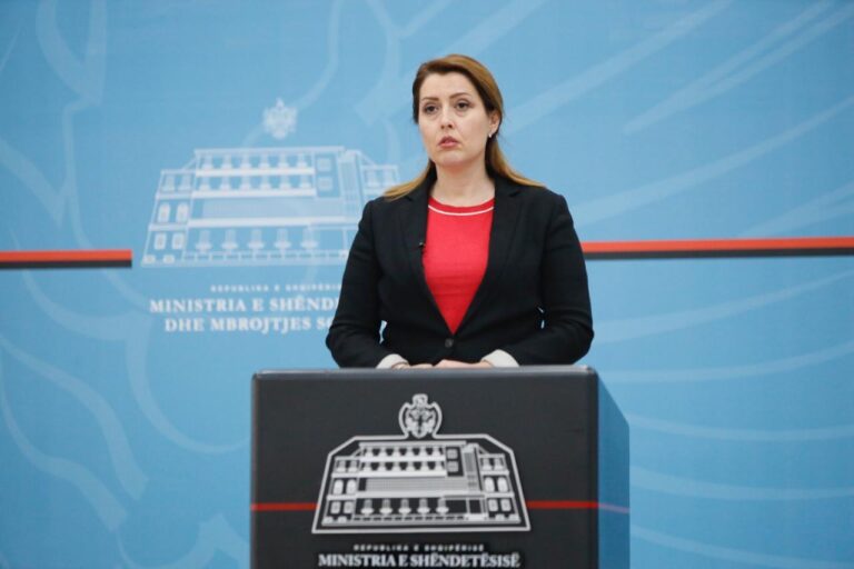 Manastirliu: Presim 54 respiratorë të rinj. Çadrat tek Trauma për triazhin mjekësor