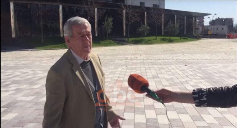 Fierakët ngelin në rrugë pas orarit zyrtar, policët ju kërkojnë të shkojnë në shtëpi