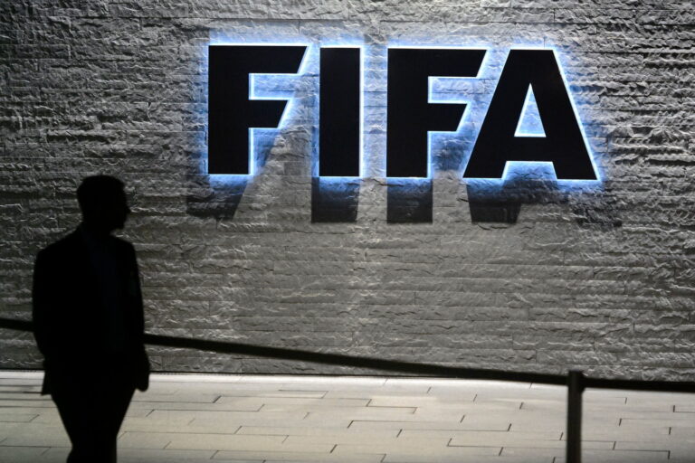 FIFA bën gati planin Marshall për të ndihmuar klubet e futbollit