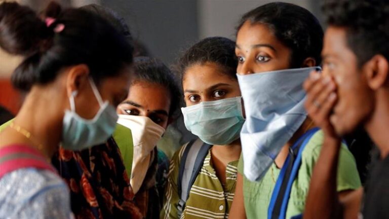 “Rrini në shtëpi”, India masa drastike për shkëlësit e karantinës