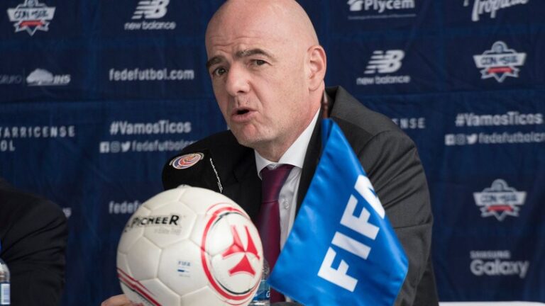 Presidenti i FIFA-s: Nuk vëmë në rrezik jetën e njerëzve për një ndeshje me top!
