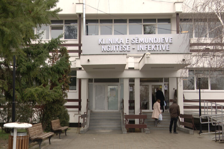 Konfirmohen 12 raste të reja, rritet në 106 numri i të infektuarve me koronavirus në Kosovë