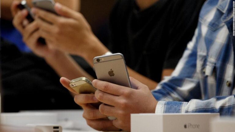 Ngadalësimi i Iphone-ve të vjetër, Apple detyrohet të paguajë 500 milionë dollarë