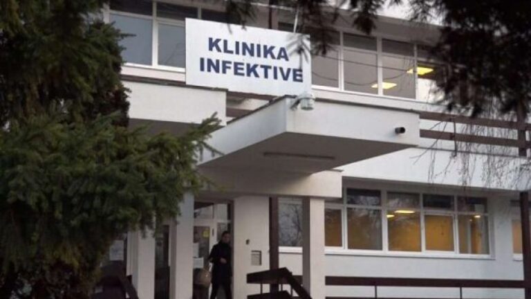 Dy vajza që erdhën nga Italia në Kosovë dyshohen se janë prekur me koronavirus