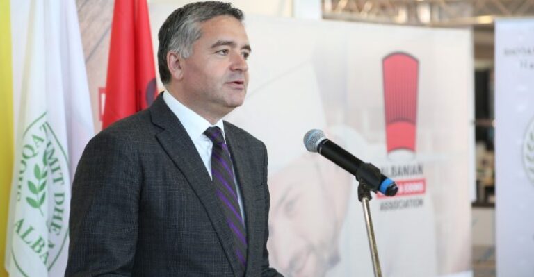 “Koronavirusi ka bllokuar turizmin në Evropë”, Klosi: Ne jemi fatlumë …