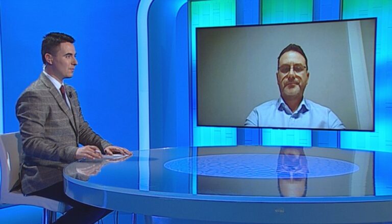 Mjeku Koduzi: Duhet të bëhet testi horizontal, të sigurohet personeli mjekësor