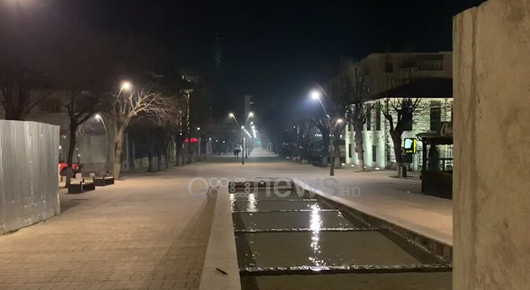 Infektimi i mësuesit grek me koronavirus tremb korçarët, zbrazet qyteti