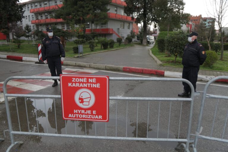 Koronavirusi, shkrimtari: I shqetësuar nga papërgjegjësia kolektive e qytetarëve