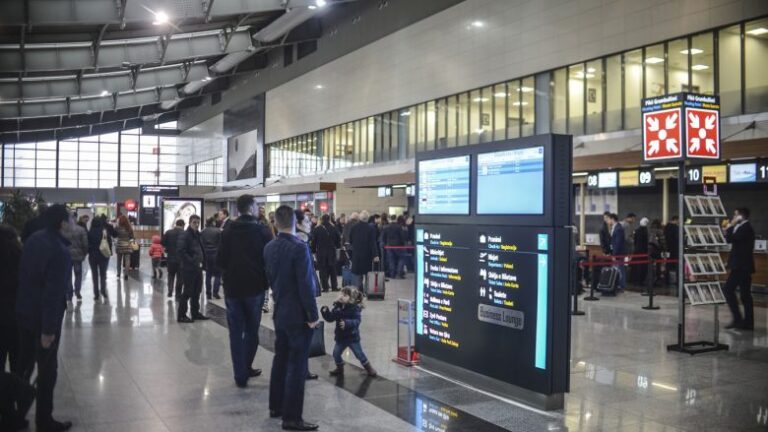 Kosova vendos të ndalojë fluturimet drejt Italisë