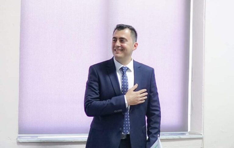 Gledian Llatja 51%-56%, pavarësisht se sa ka përballë në Elbasan