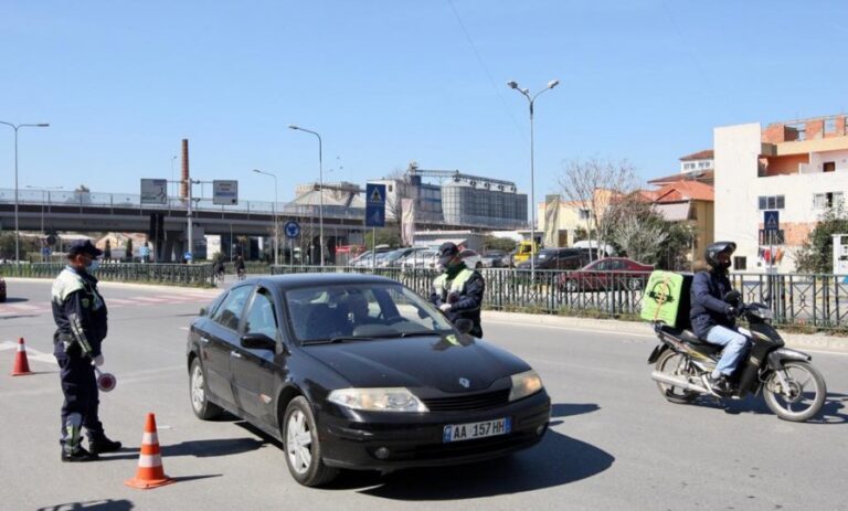 Kush do të lëvizë me makinën e tij, duhet të plotësojë këtë formular