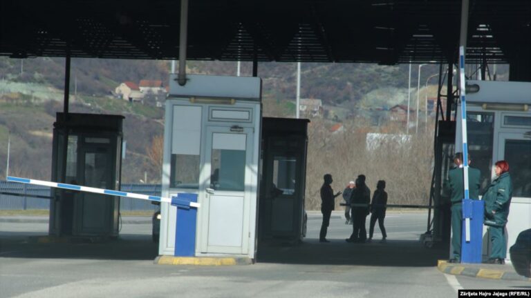 Edhe Maqedoninë e Veriut në karantinë. Mbyll kufijtë tokësorë dhe aeroportin e Shkupit