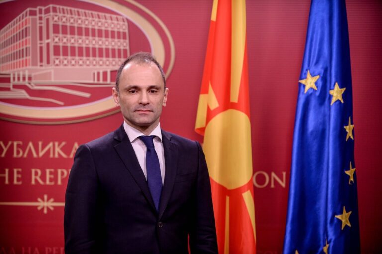 Në Maqedoni përdorin dy ilaçe efektive kundër koronavirusit, sipas ministrit të Shëndetësisë