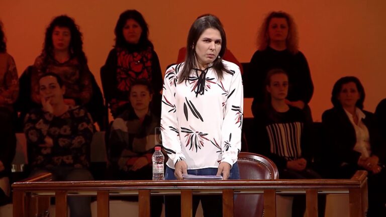 Mimoza përballet me kunatin: Për të shkuar në shtëpi kaloj në varreza