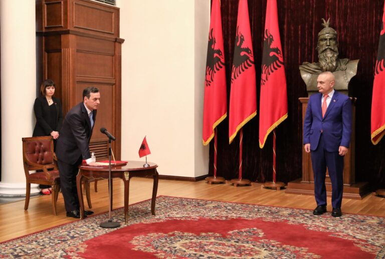 Anëtarët e rinj të Gjykatës së Lartë betohen para Presidentit Meta