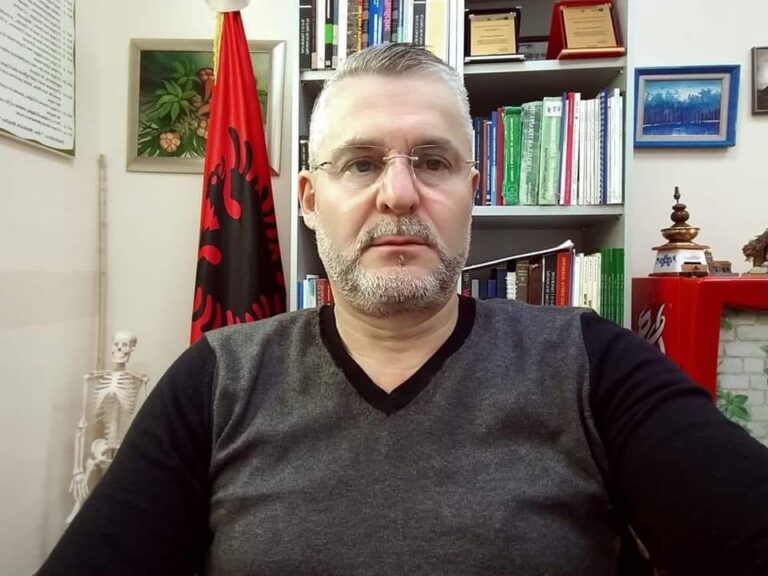 Mjeku Gecaj u jep përgjigje kritikave: Mjekët e Familjes më të ekspozuarit ndaj të infektuarve