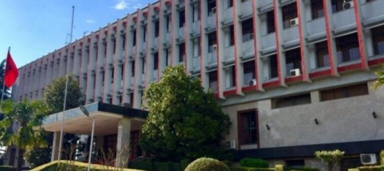 COVID-19/ MEPJ njoftim për qytetarët shqiptarë që ndodhen në Suedi e Slloveni