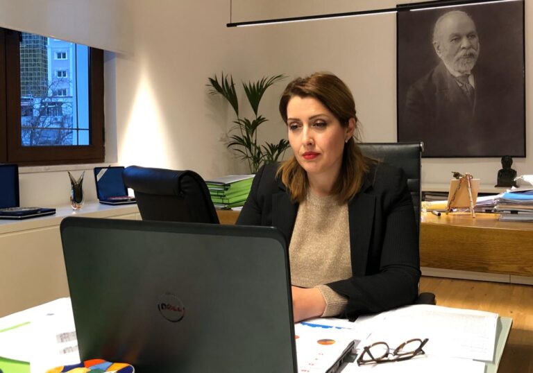 Manastirliu zbulon për herë të parë për kë ekip bën tifozllëk