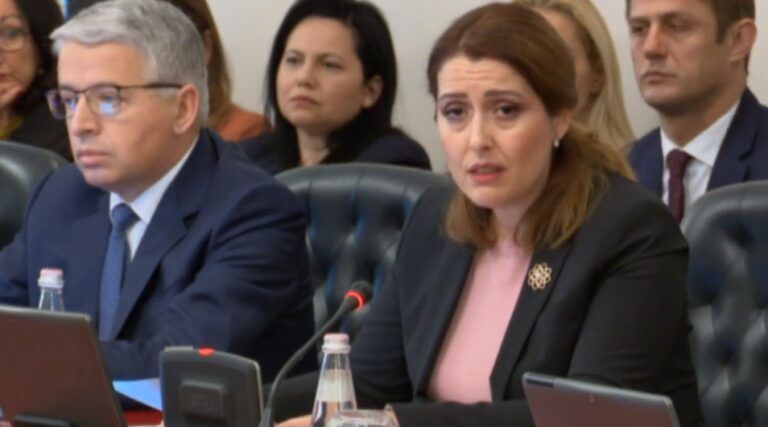 Manastirliu: Mjekët e Durrësit kanë rezultuar negativ për koronavirus