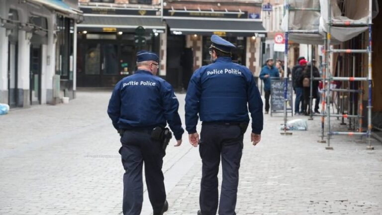 Koronavirusi/ Belgjika si Shqipëria për “të pabindurit”: 500 euro gjobë nëse ecni 3 veta