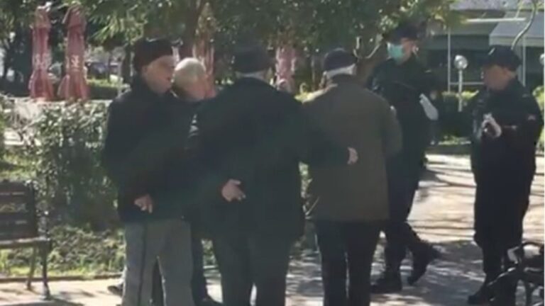 Të moshuarit janë të pabindur, ndërhyn policia dhe ushtria (VIDEO)