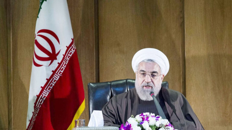 Presidenti iranian Rouhani: S’ka karantinë, të gjithë janë të lirë. Tregtia vazhdon